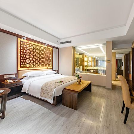 King Royal Hotel Yunfu ภายนอก รูปภาพ