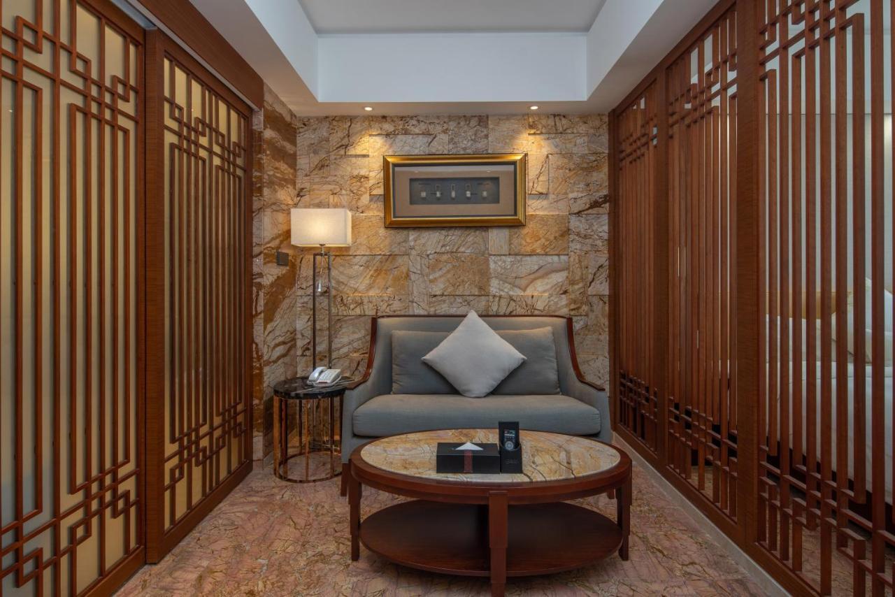 King Royal Hotel Yunfu ภายนอก รูปภาพ