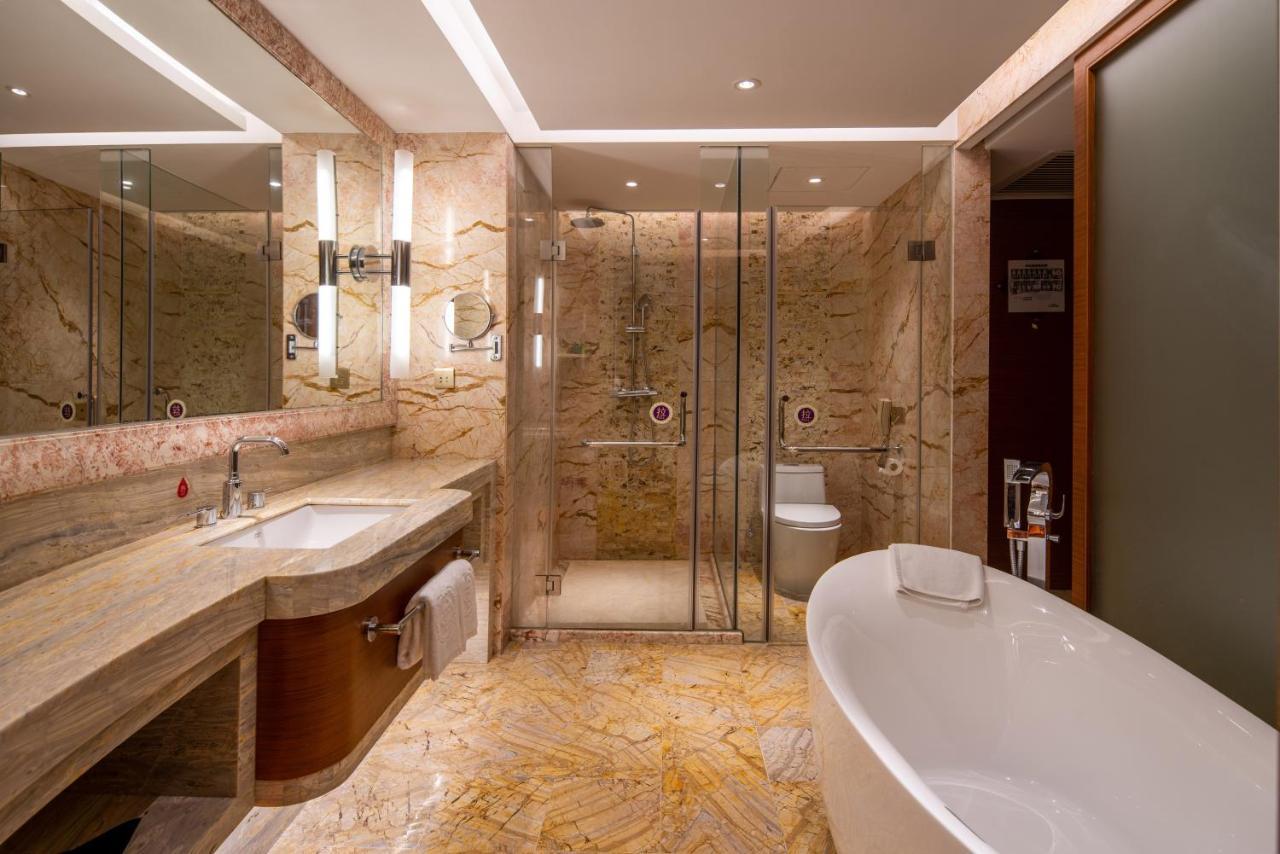 King Royal Hotel Yunfu ภายนอก รูปภาพ