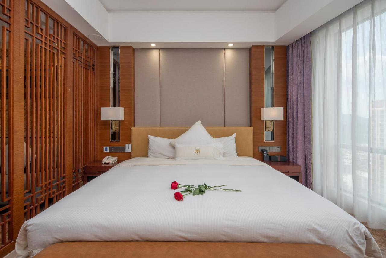 King Royal Hotel Yunfu ภายนอก รูปภาพ