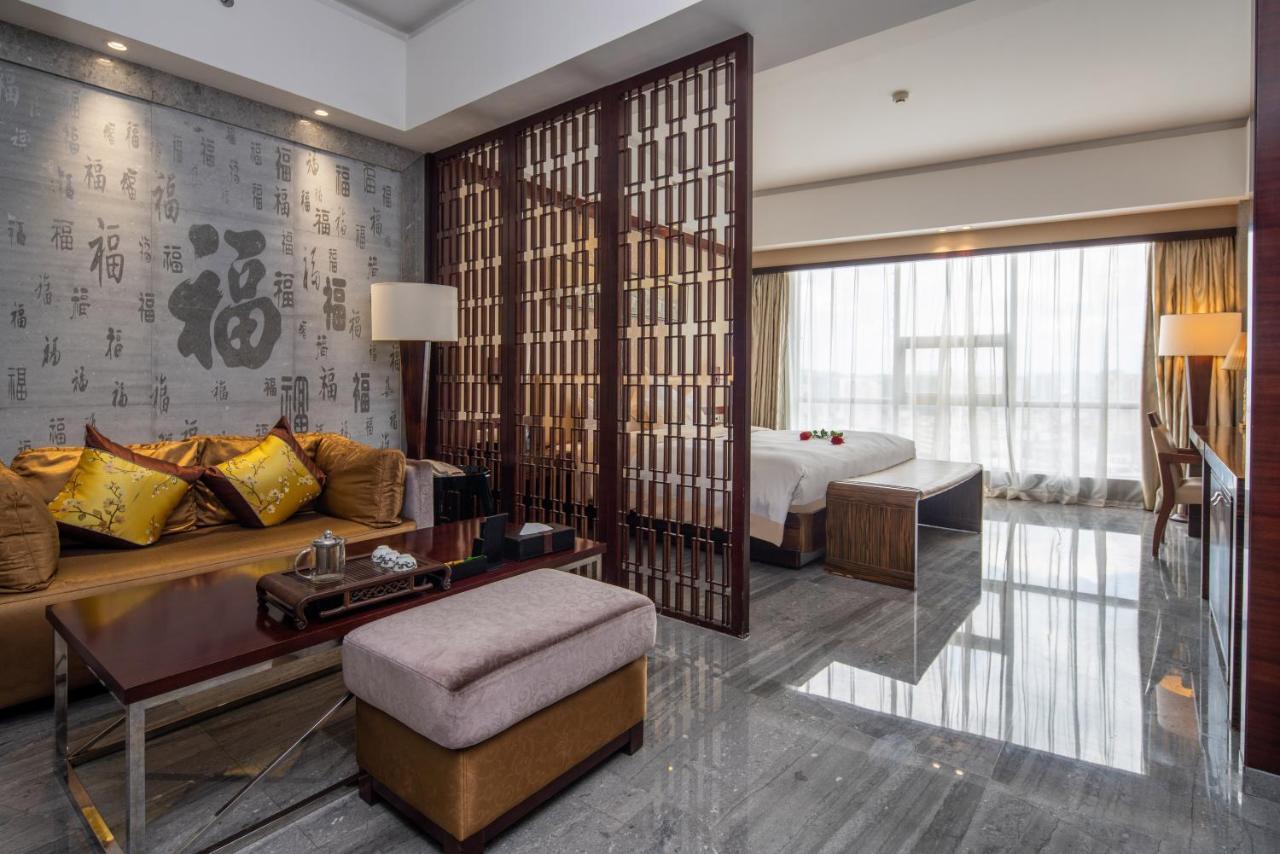 King Royal Hotel Yunfu ภายนอก รูปภาพ