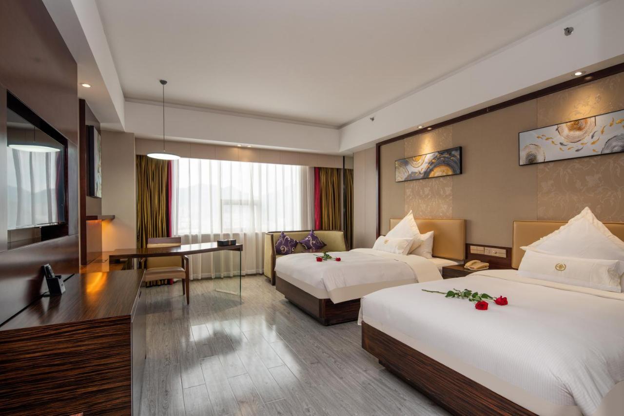 King Royal Hotel Yunfu ภายนอก รูปภาพ
