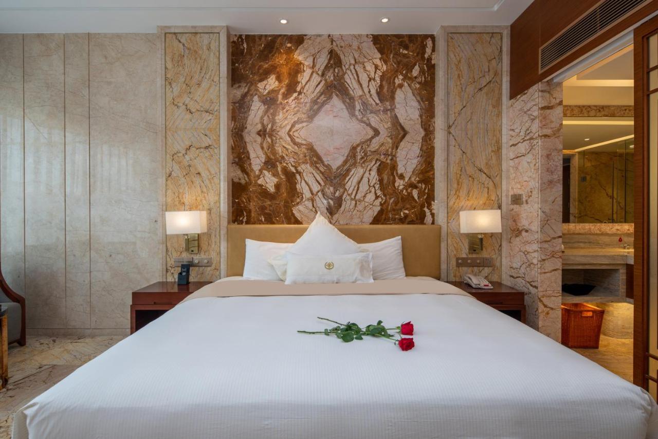 King Royal Hotel Yunfu ภายนอก รูปภาพ