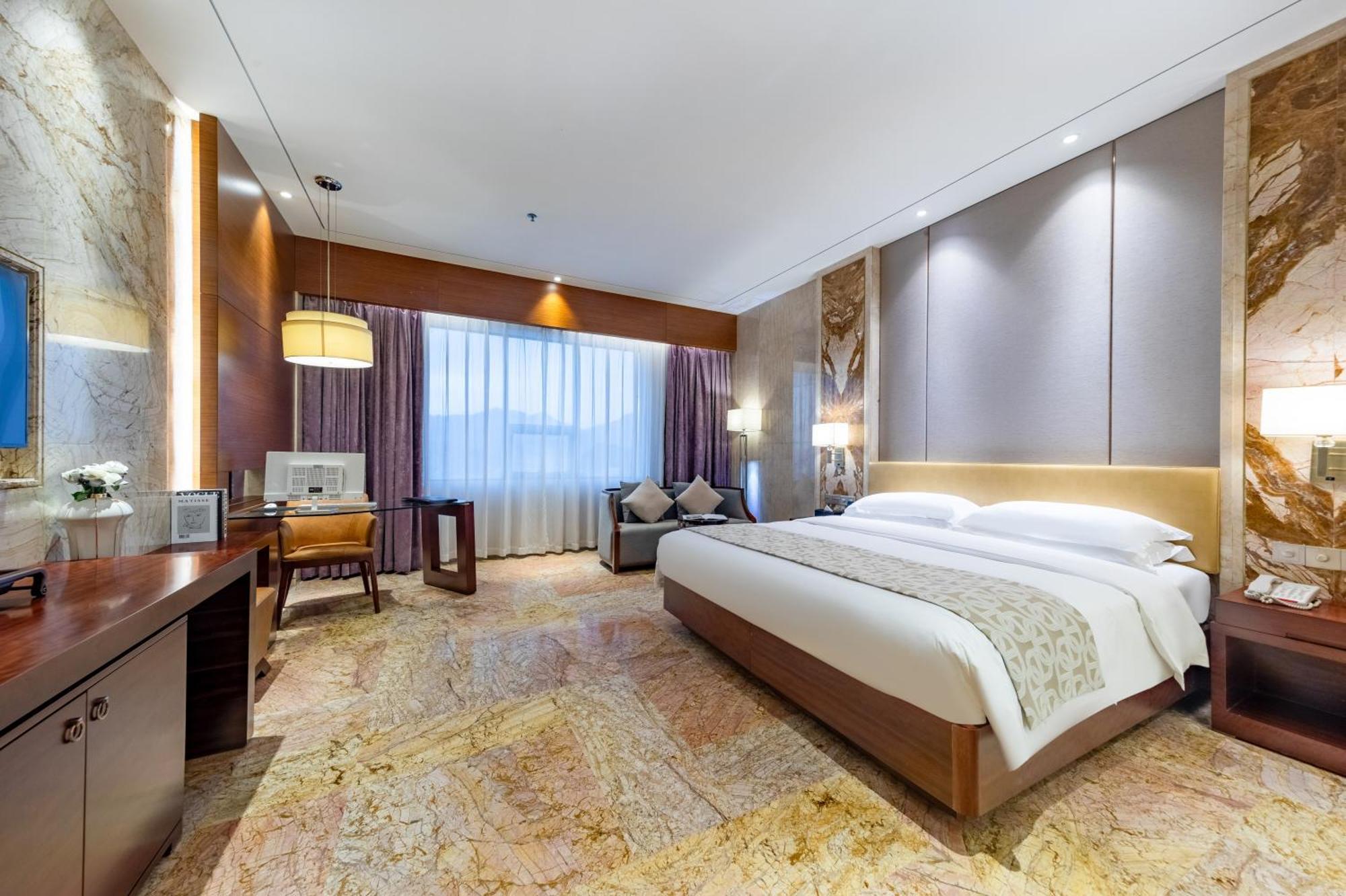 King Royal Hotel Yunfu ภายนอก รูปภาพ
