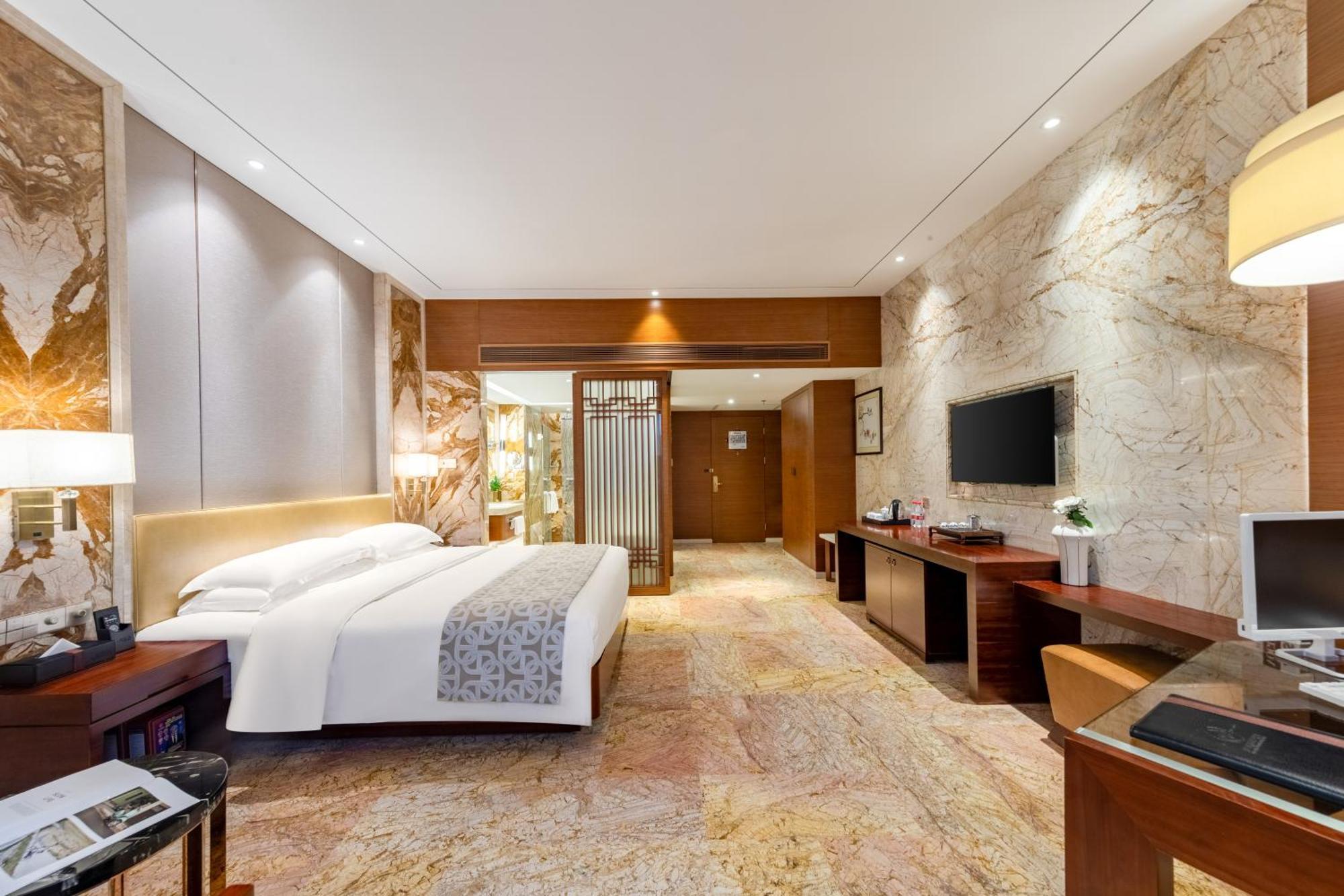 King Royal Hotel Yunfu ภายนอก รูปภาพ