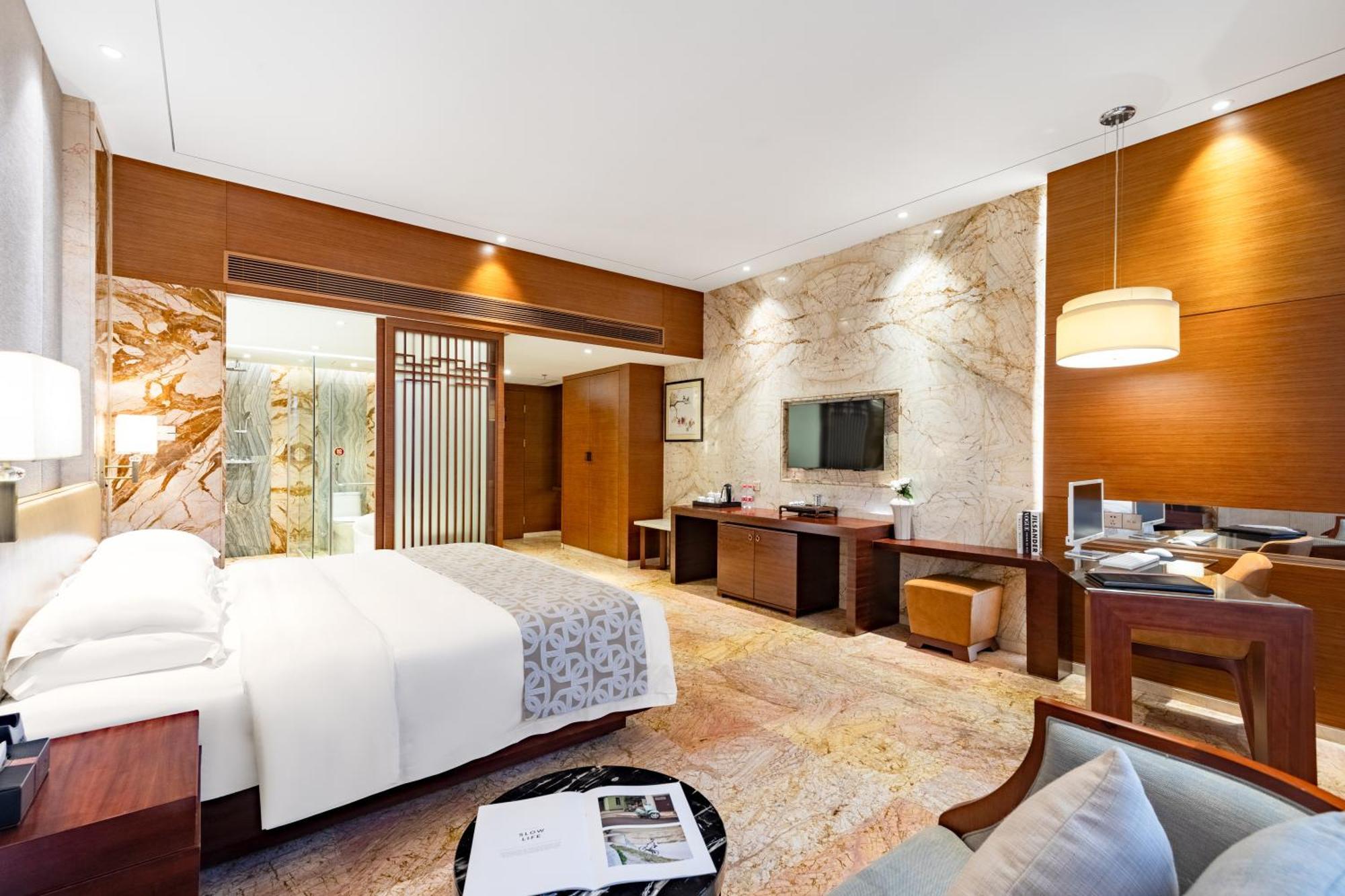 King Royal Hotel Yunfu ภายนอก รูปภาพ