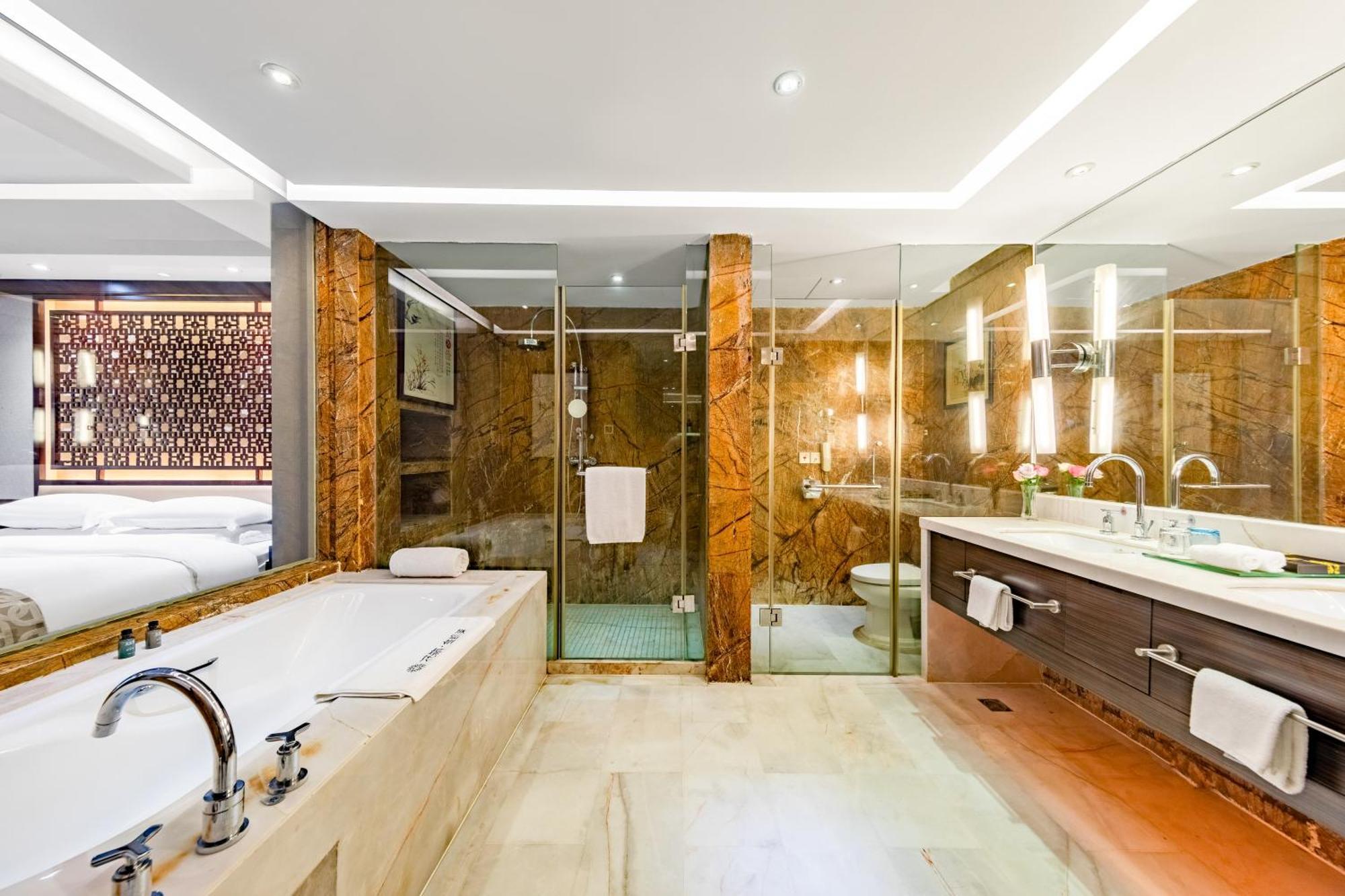 King Royal Hotel Yunfu ภายนอก รูปภาพ