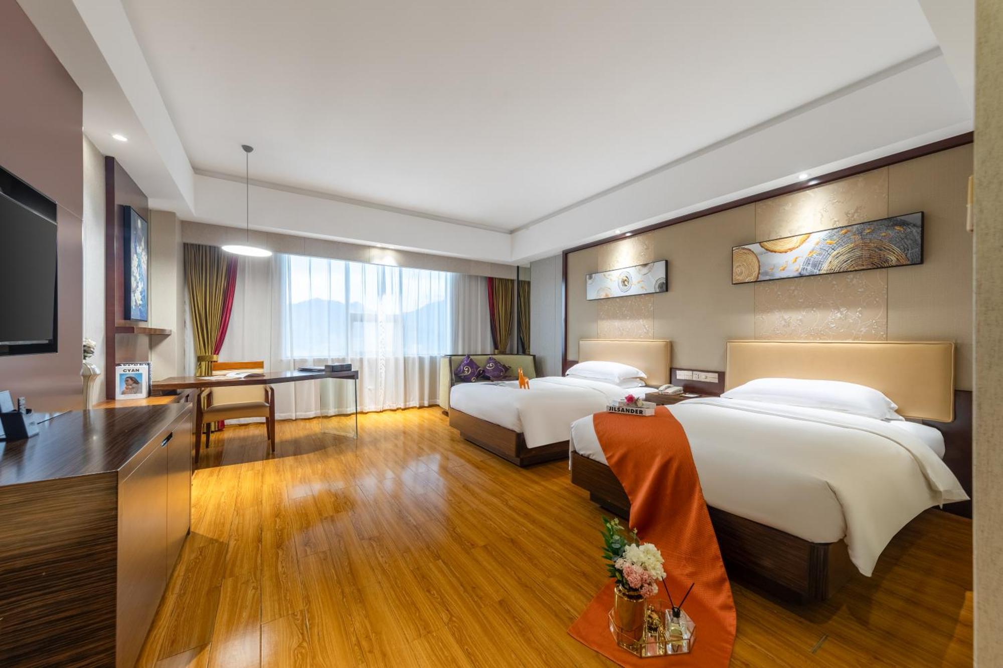 King Royal Hotel Yunfu ภายนอก รูปภาพ