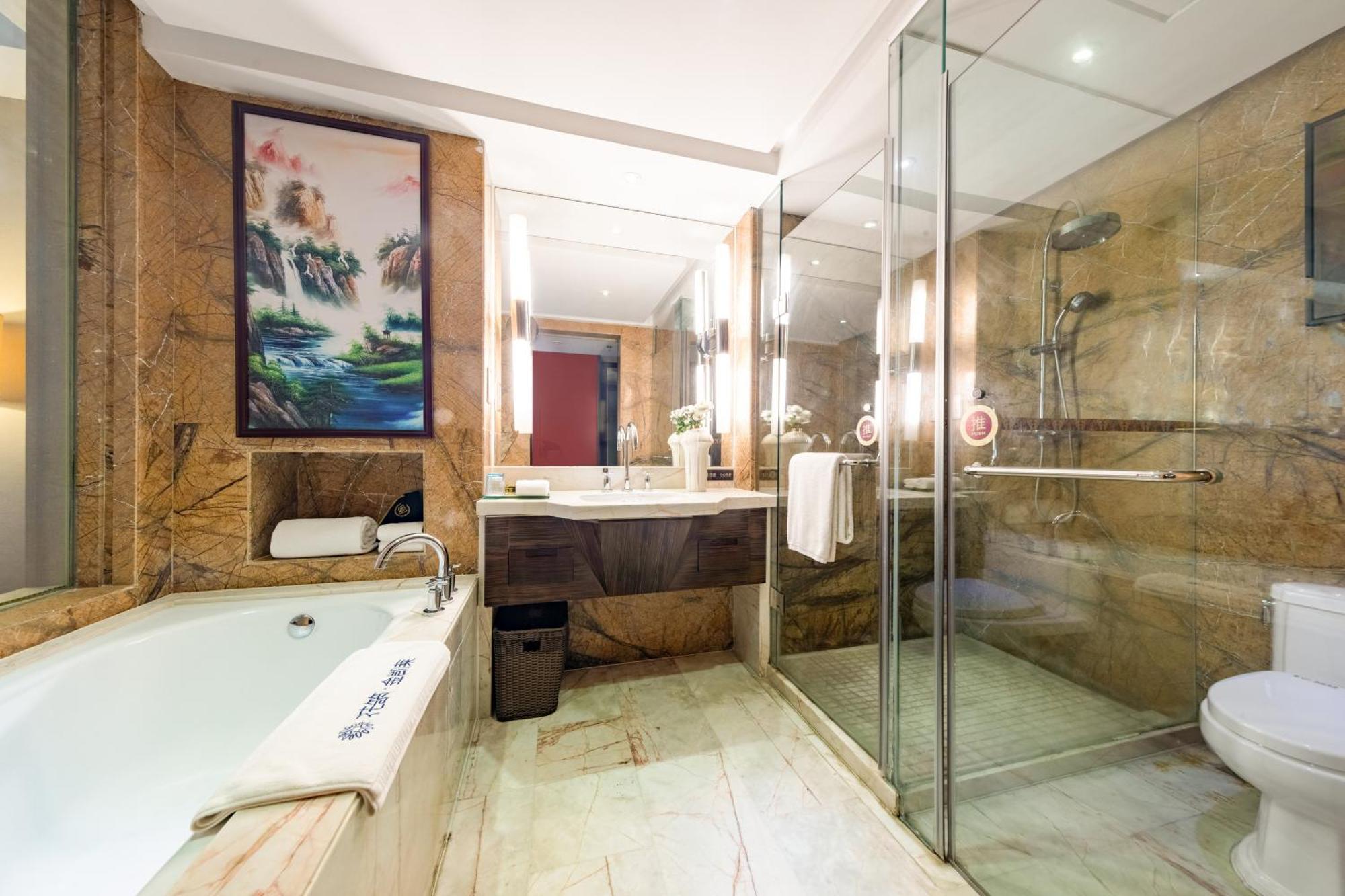 King Royal Hotel Yunfu ภายนอก รูปภาพ