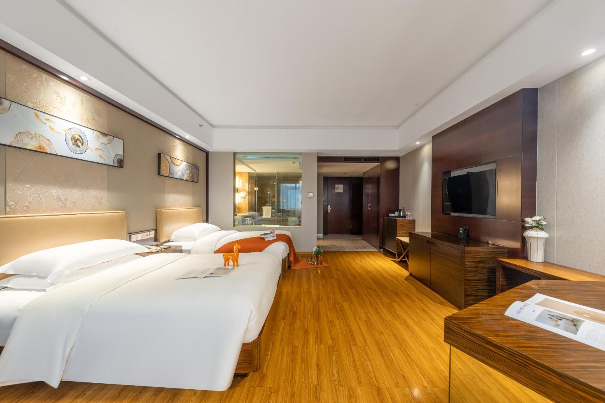 King Royal Hotel Yunfu ภายนอก รูปภาพ
