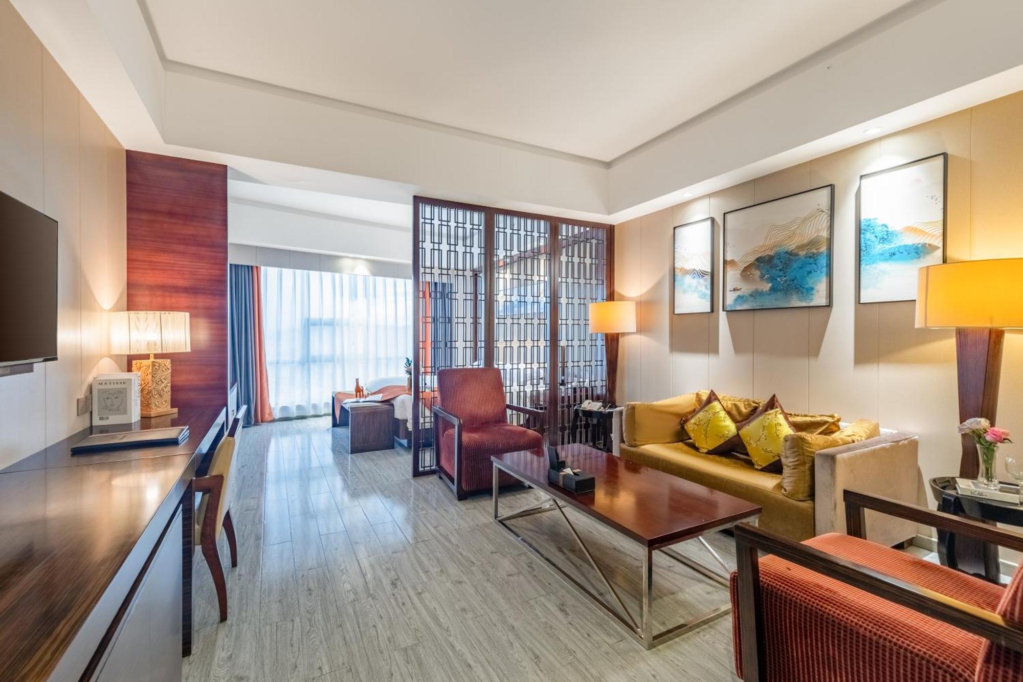 King Royal Hotel Yunfu ภายนอก รูปภาพ